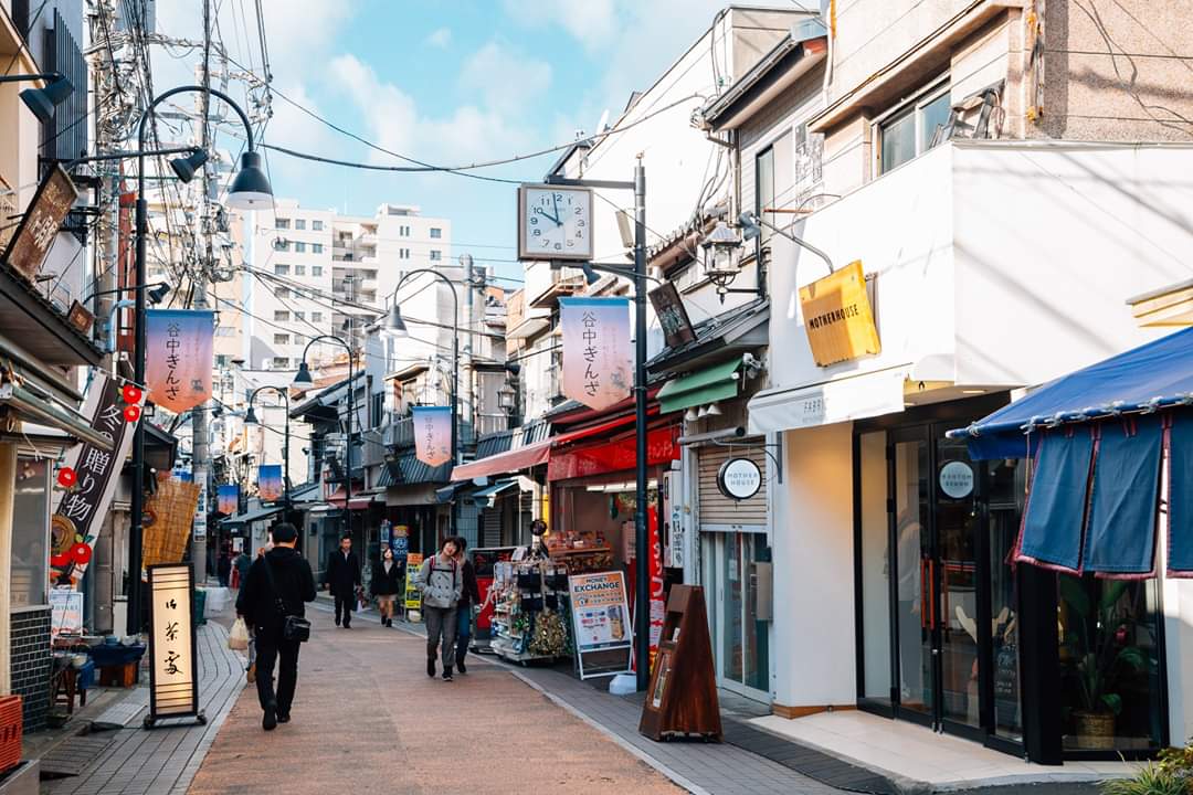 The Tokyo back-alley that only opens at 7 AM